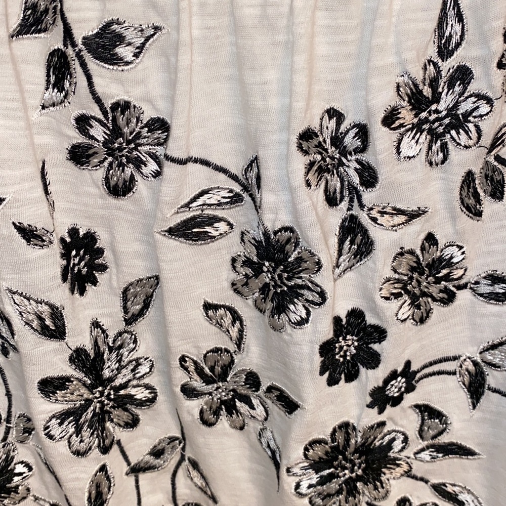 Anthropologie NWT white off the shoulder blouse w/ black embroidered flowers, M - Picture 4 of 6